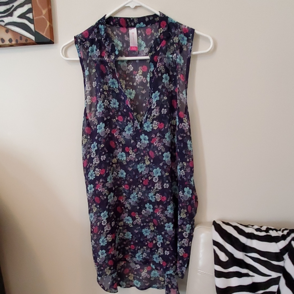 Sleeveless blouse Sz Xl